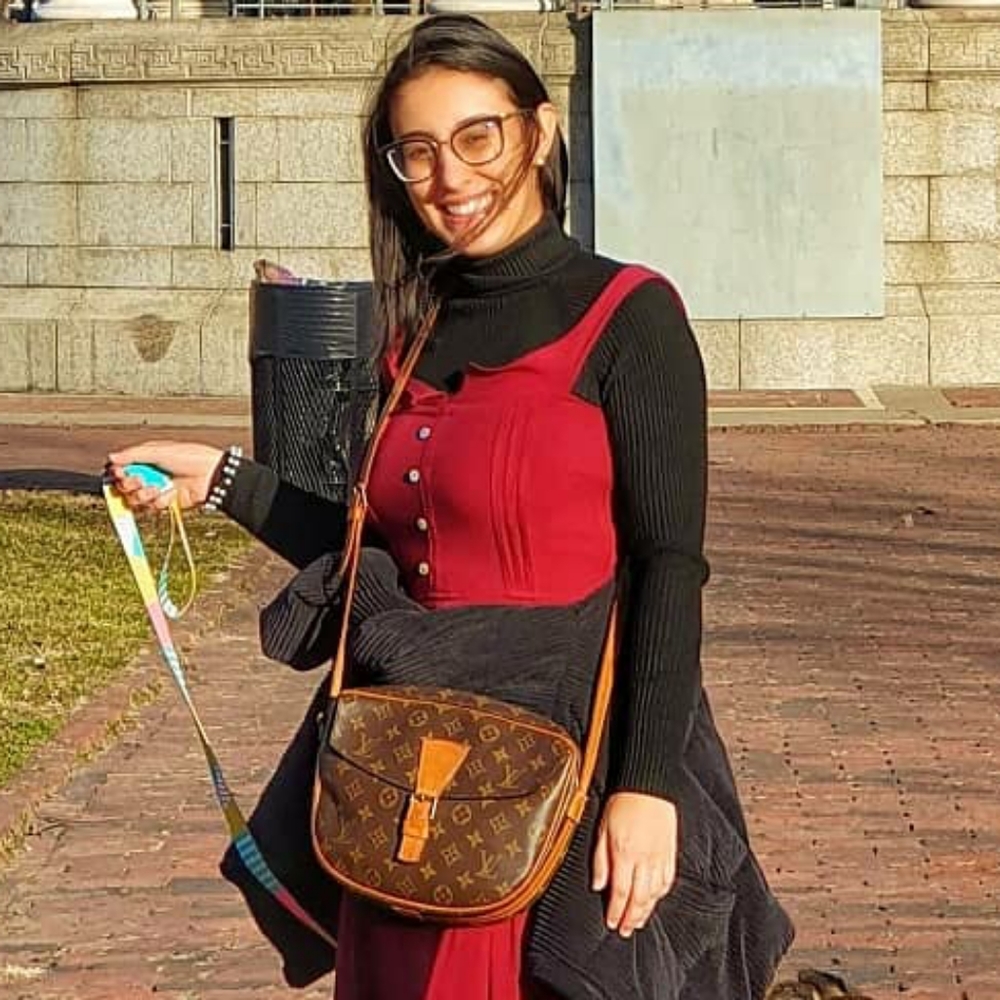 Meet your Posher, Julia